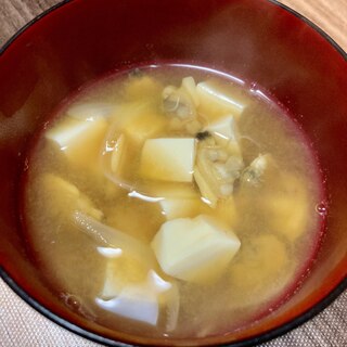 豆腐とあさりのお味噌汁